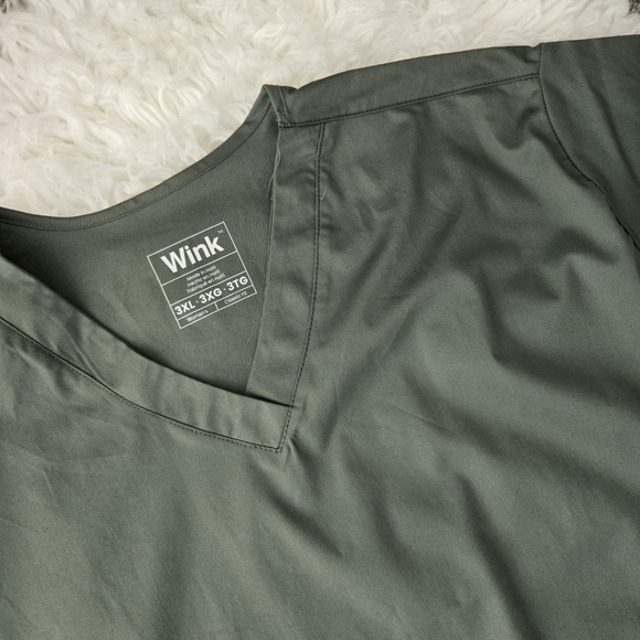 Wink Scrub Top Women Classic Fit. Size 3XL. New. - Picture 2 of 8